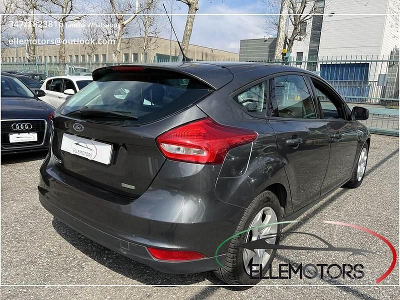 Usata Ford Focus S 101 CV (74 kW) 2015 Grigio Berlina