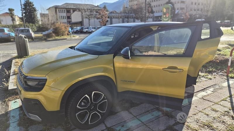 Usata Jeep Avenger Summit 114 kW (156 CV) 2024 Giallo SUV