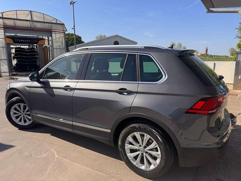Usata VW Tiguan Business 150 CV (110 kW) 2018 Grigio SUV