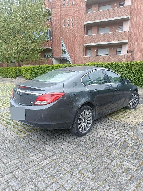 Usata Opel Insignia 136 CV (100 kW) 2011 Marrone Berlina