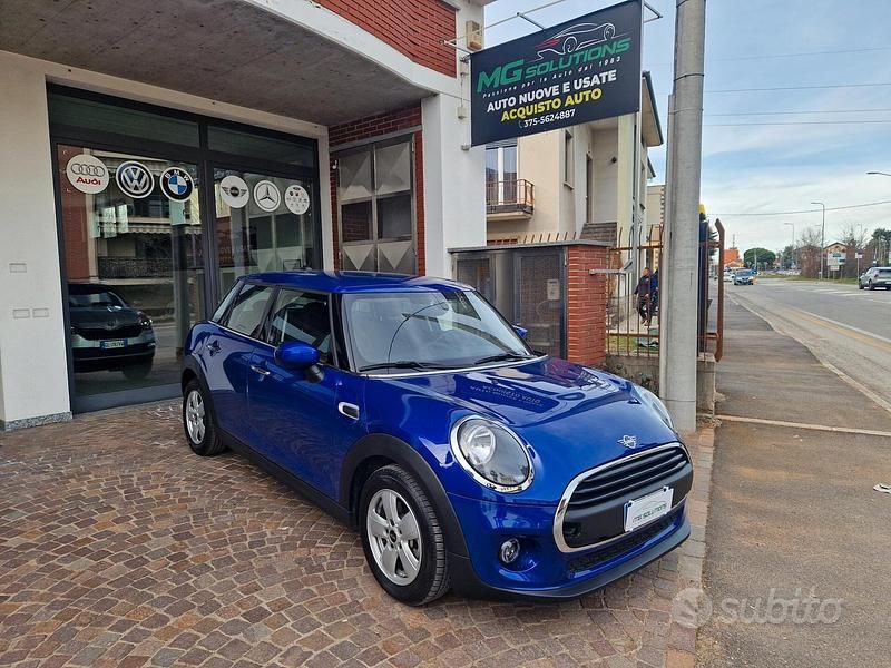 Usata Mini ONE Business 102 CV (75 kW) 2020 Blu/azzurro Utilitaria