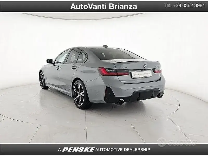 Usata BMW 320e M Sport 190 CV (139 kW) 2025 Grigio Berlina