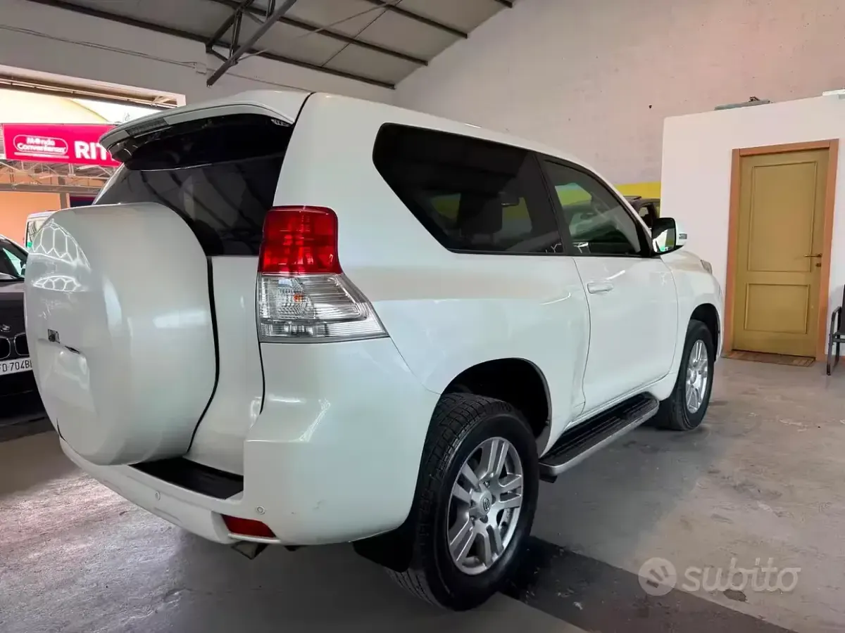 Usata Toyota Land Cruiser Executive 173 CV (127 kW) 2010 Bianco SUV