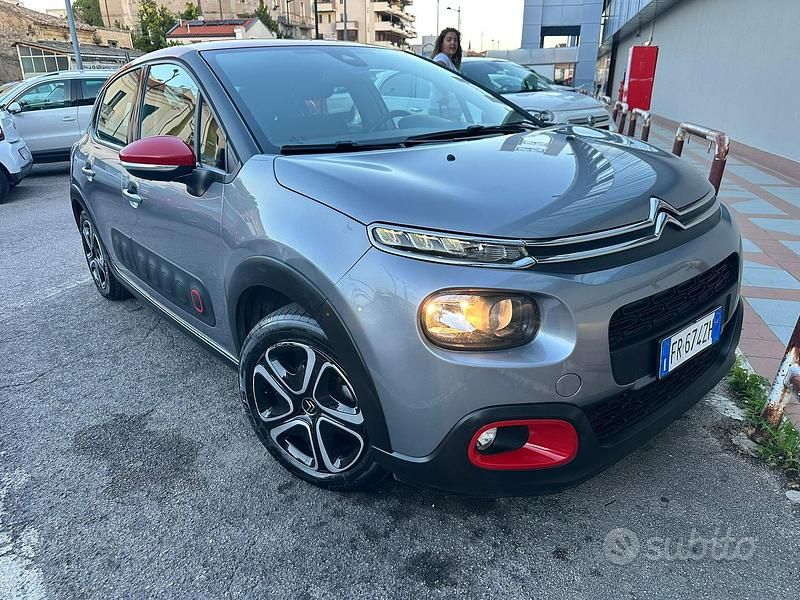 Grigio Usata 2019 Citroën C3 Shine Due volumi | 10.500 € - Immagine 1/4