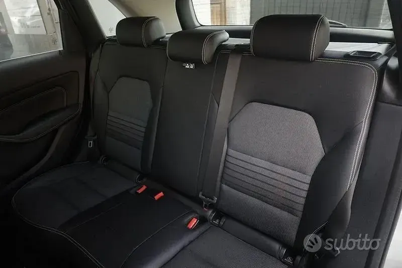 Usata Mercedes B180 109 CV (80 kW) 2016 Grigio scuro Utilitaria
