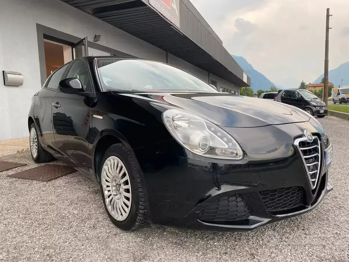 Usata Alfa Romeo Giulietta Progression 105 CV (77 kW) 2011 Nero Utilitaria