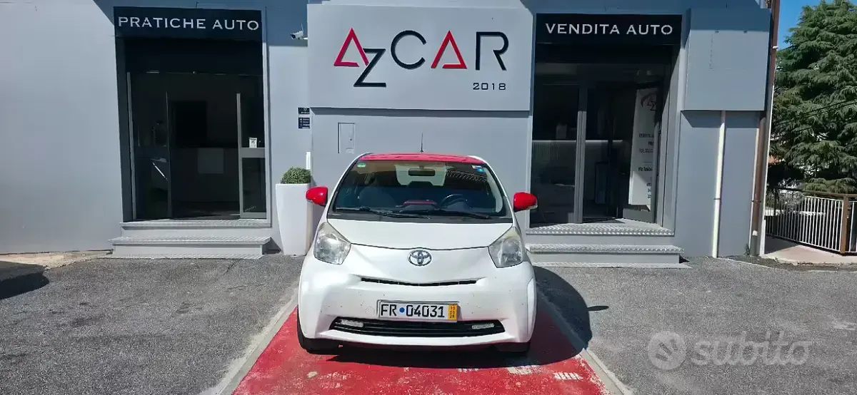Usata Toyota iQ Lounge 68 CV (50 kW) 2011 Bianco Utilitaria