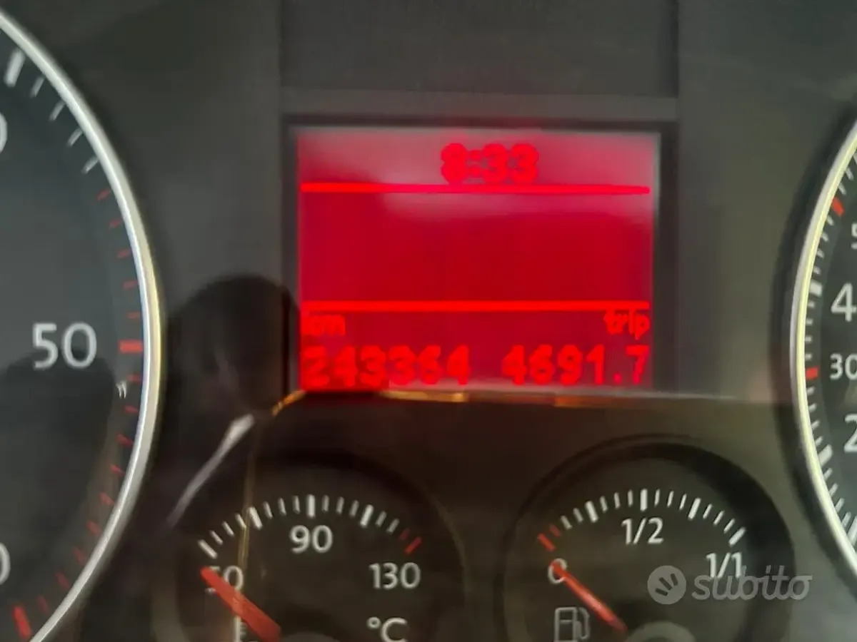 Usata VW Touran Highline 105 CV (77 kW) 2007 Grigio Monovolume