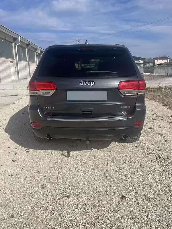 Usata Jeep Grand Cherokee 190 CV (139 kW) 2017 Grigio SUV