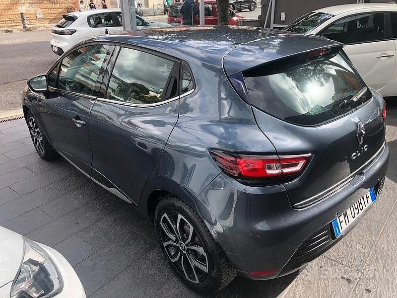 Usata Renault Clio IV Intens 75 CV (55 kW) 2018 Grigio Berlina