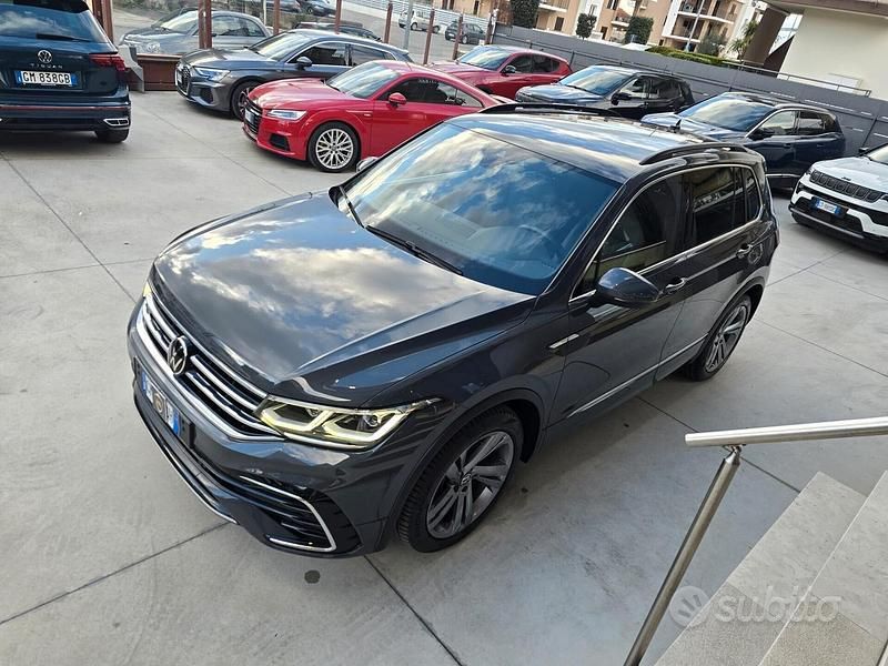 Usata VW Tiguan R-line 150 CV (110 kW) 2023 Grigio SUV