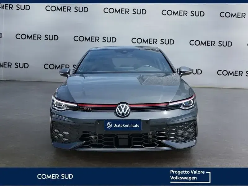 Usata VW Golf VIII GTI 265 CV (194 kW) 2024 Grigio Utilitaria