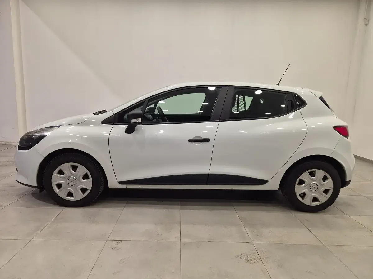 Begagnad Renault Clio IV 75 HK (55 kW) 2016 Vit Van