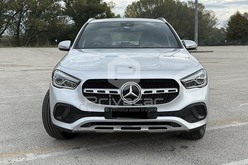 Usata Mercedes GLA200 149 CV (109 kW) 2022 Grigio SUV