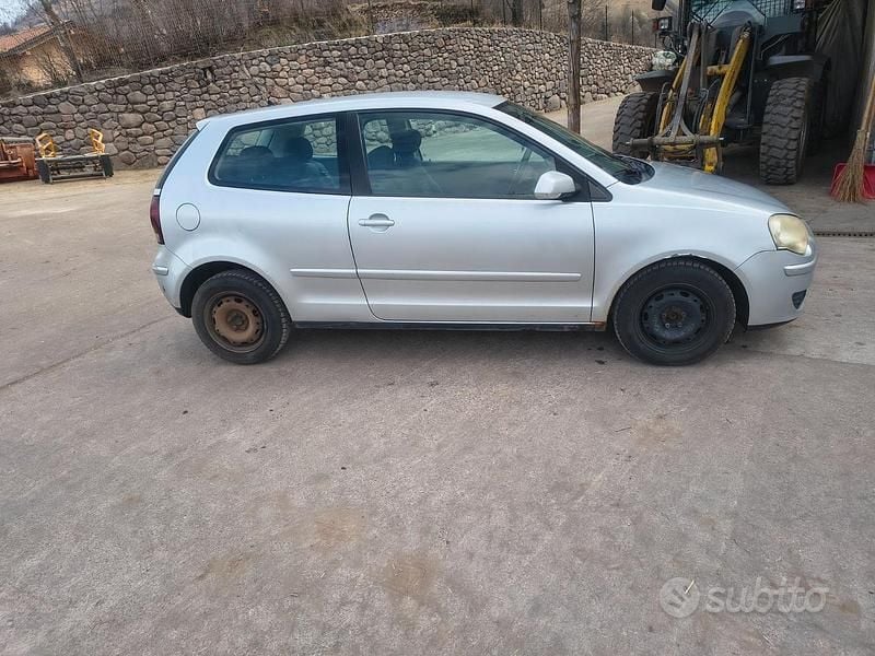 Usata VW Polo 69 CV (50 kW) 2007 Grigio Utilitaria