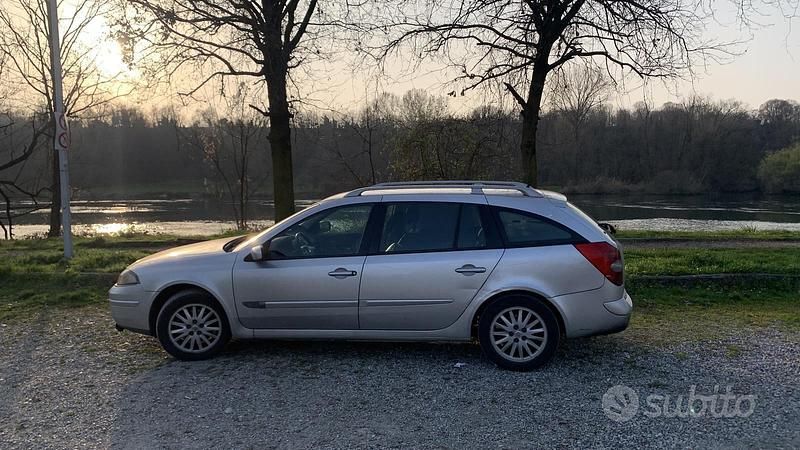 Usata Renault Laguna II 130 CV (95 kW) 2006 Grigio Station wagon
