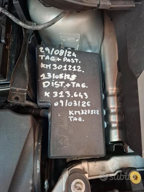 Begagnad Ford C-MAX 90 HK (66 kW) 2008 Grå Minibuss