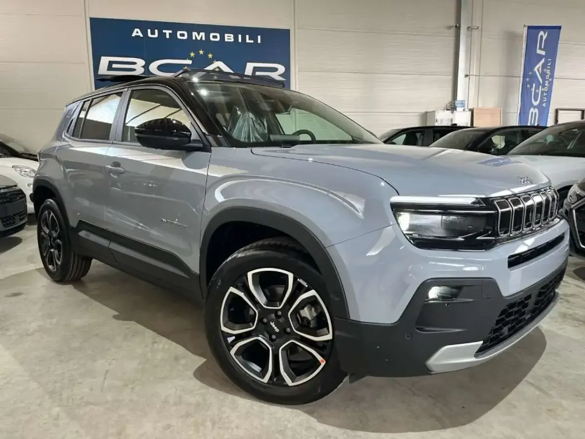 Nuova Jeep Avenger Summit 110 CV (80 kW) 2026 Grigio scuro SUV