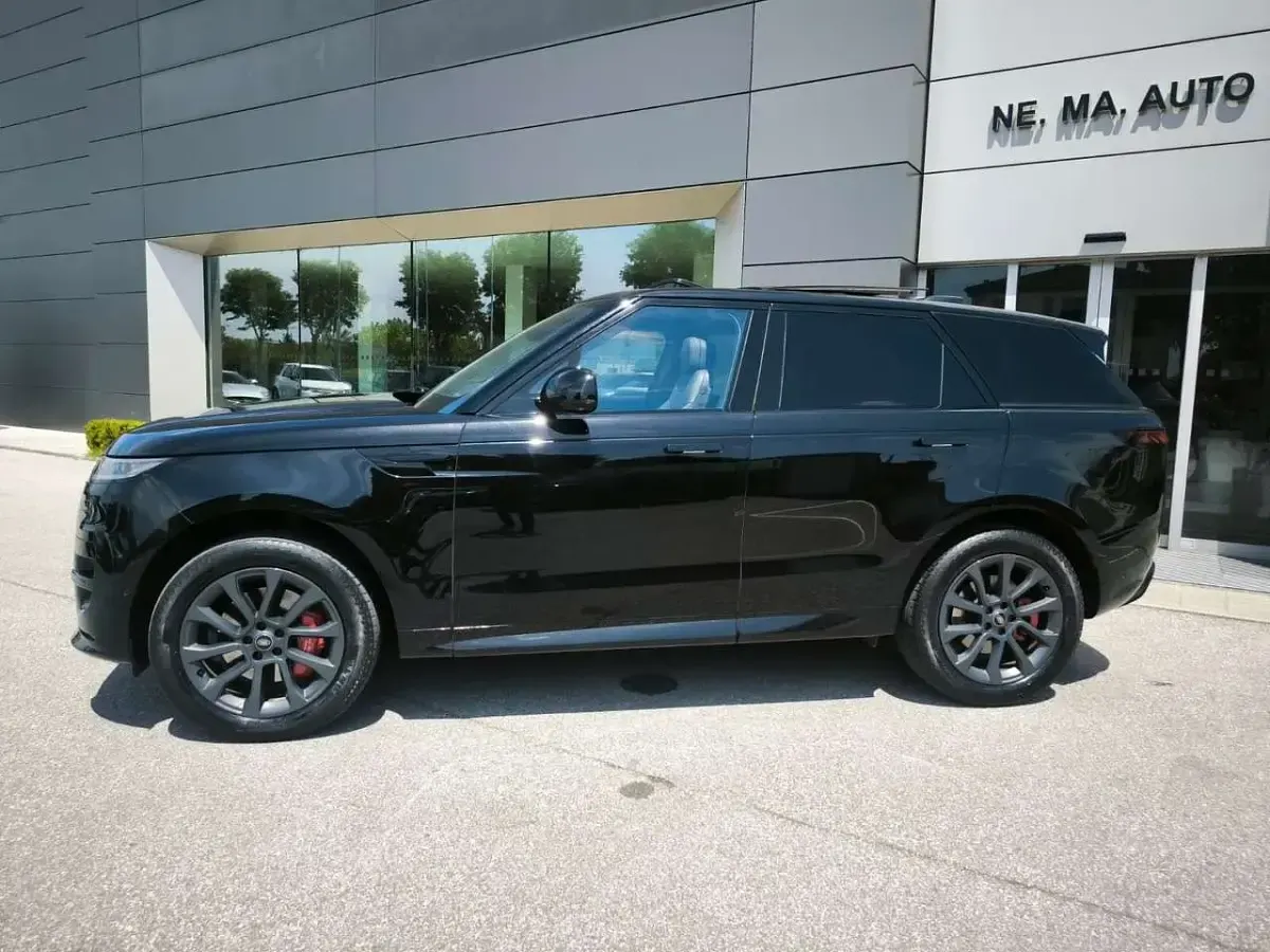 Usata Land Rover Range Rover Sport SE Dynamic 249 CV (183 kW) 2023 Nero SUV