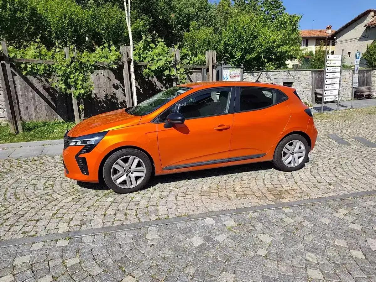 Begagnad Renault Clio V 101 HK (74 kW) 2024 Sedan