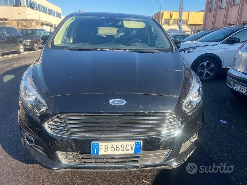 Usata Ford S-MAX S 150 CV (110 kW) 2015 Nero Monovolume