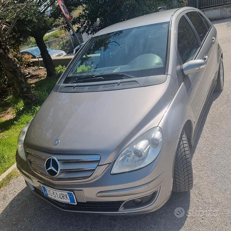 Usata Mercedes B180 2007 Grigio Monovolume