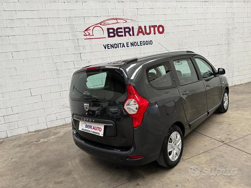 Usata Dacia Lodgy Comfort 108 CV (79 kW) 2018 Grigio Monovolume