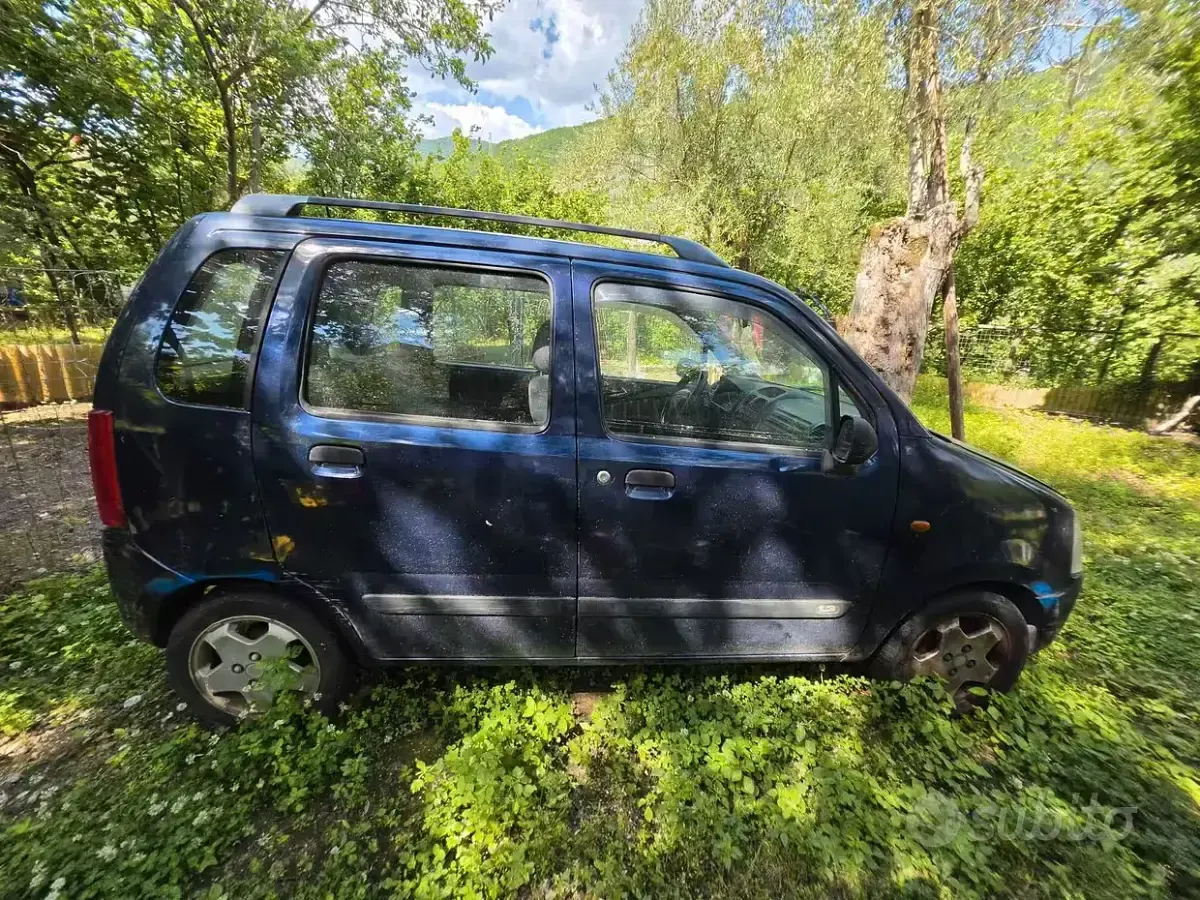 Usata Suzuki Wagon R+ 76 CV (55 kW) 2003 Bluazzurro Monovolume