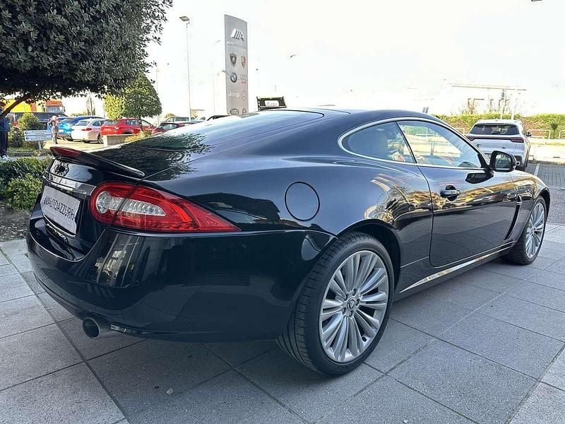 Usata Jaguar XKR Portfolio 385 CV (283 kW) 2010 Nero Coupé