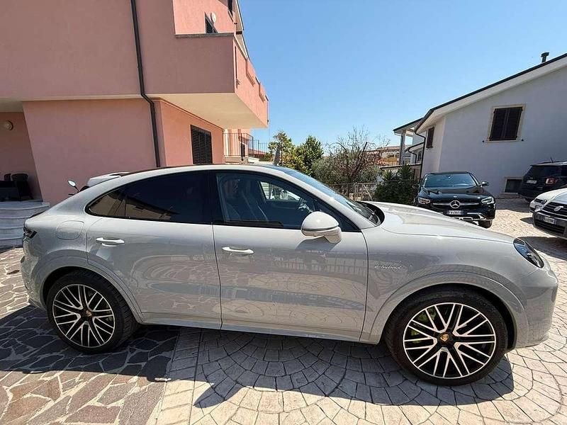 Usata Porsche Cayenne Coupe 470 CV (345 kW) 2024 Bianco Coupé