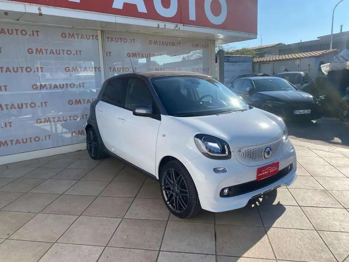 Usata Smart ForFour Brabus 90 CV (66 kW) 2016 Bianco Utilitaria