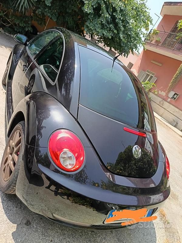 Begagnad VW New Beetle 105 HK (77 kW) 2007 Svart Halvkombi