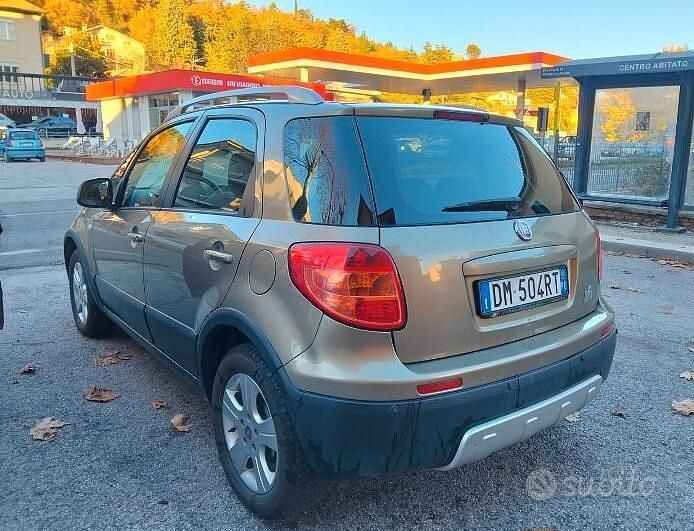 Marrone Usata 2008 Fiat Sedici SUV | 4600 € - Immagine 1/4