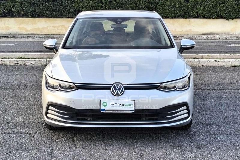 Usata VW Golf VIII Life 116 CV (85 kW) 2024 Grigio Utilitaria