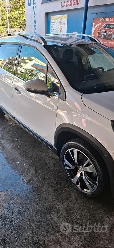 Usata Peugeot 2008 110 CV (80 kW) 2018 Bianco SUV