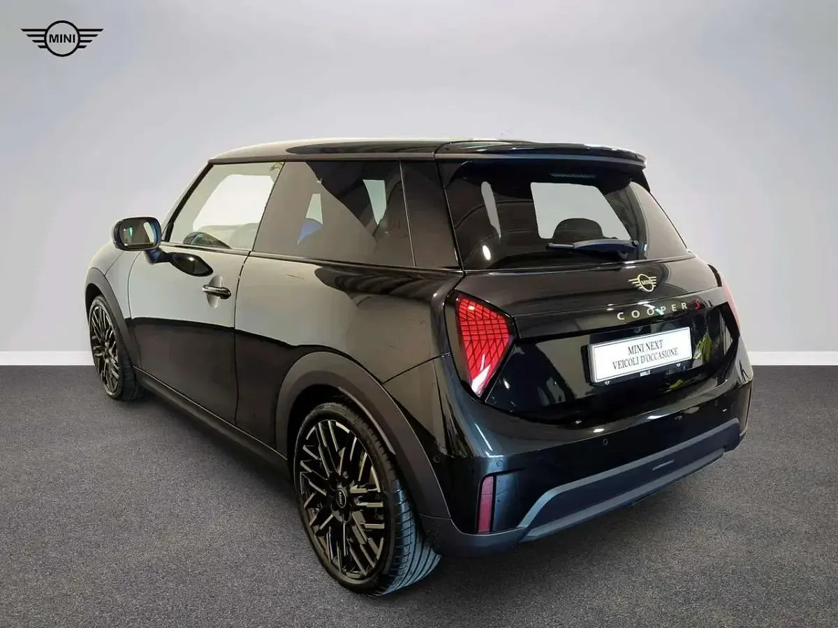 Nuova Mini Countryman Favoured 170 CV (125 kW) 2025 Verde SUV