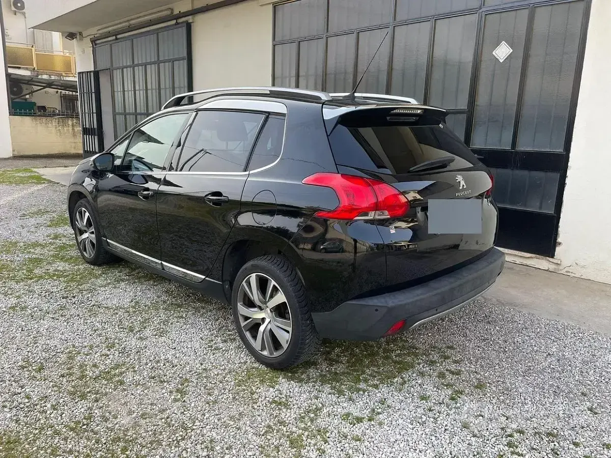 Usata Peugeot 2008 Allure 92 CV (67 kW) 2015 Nero SUV