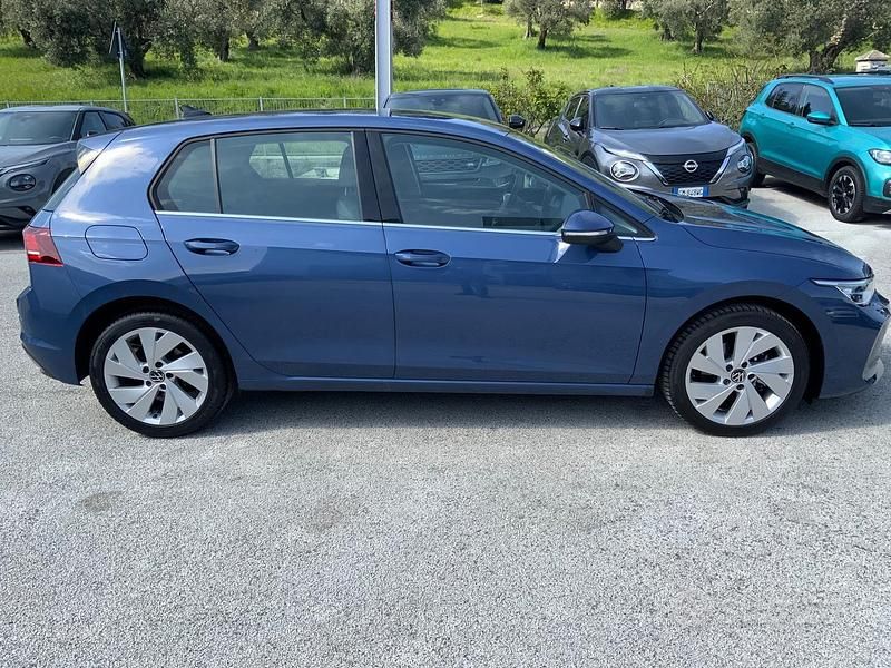Usata VW Golf VIII Style 150 CV (110 kW) 2025 Blu/azzurro Berlina
