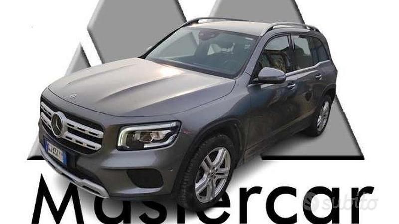 Usata Mercedes GLB200 Business 150 CV (110 kW) 2022 Grigio SUV