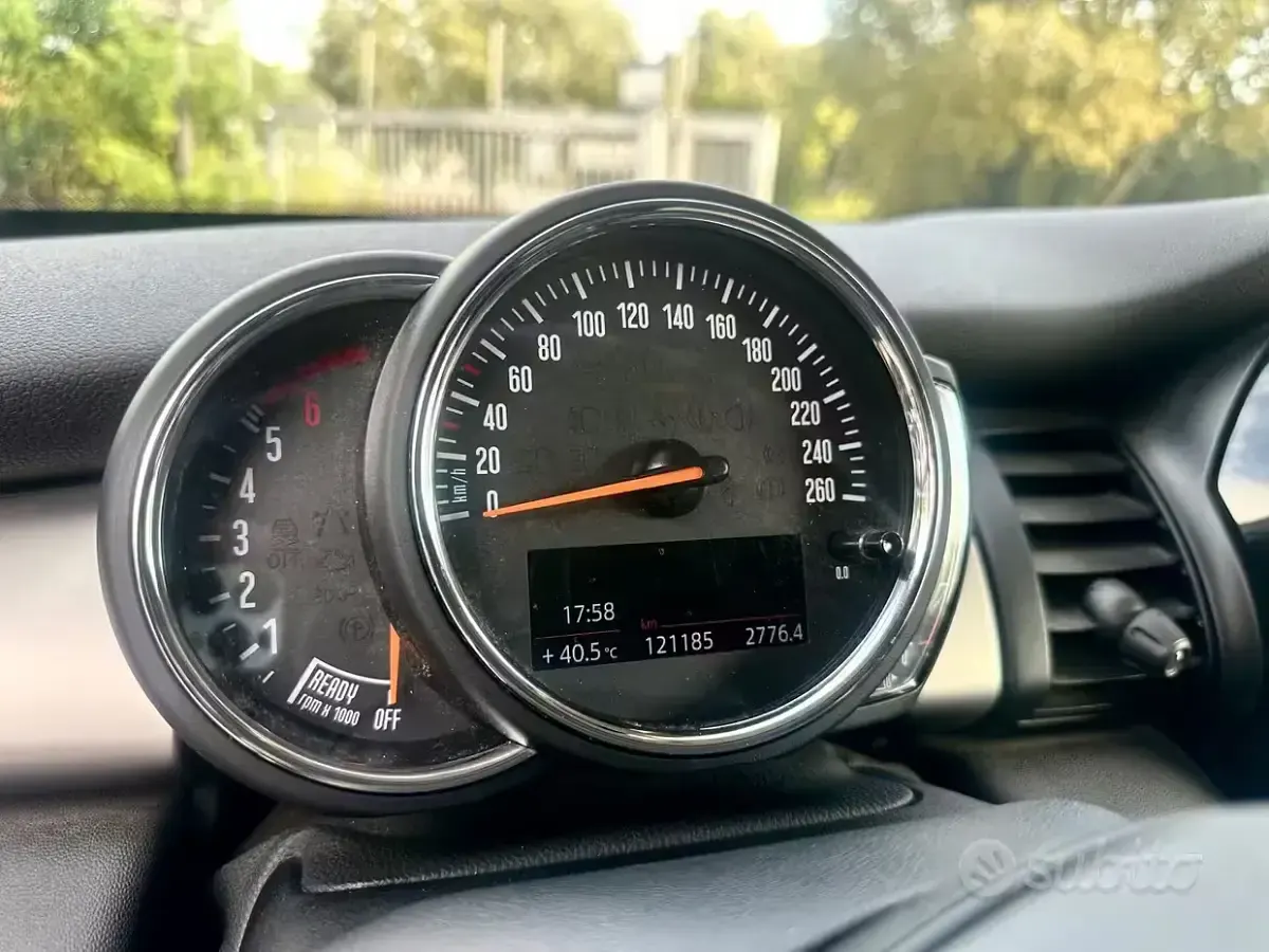 Usata Mini One D 95 CV (69 kW) 2020 Grigio Utilitaria