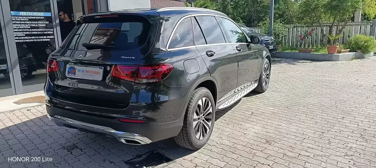Usata Mercedes GLC220 194 CV (142 kW) 2022 Nero SUV