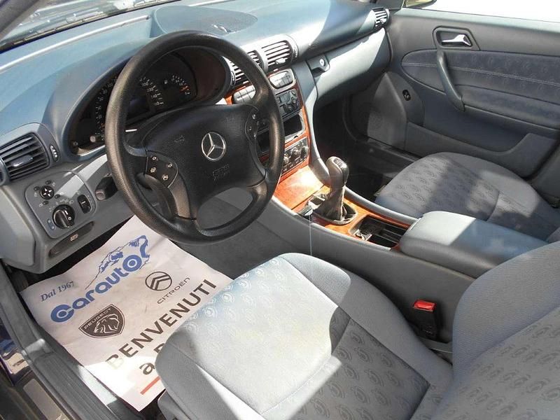 Usata Mercedes C220 Classic 143 CV (105 kW) 2003 Blu/azzurro Station wagon