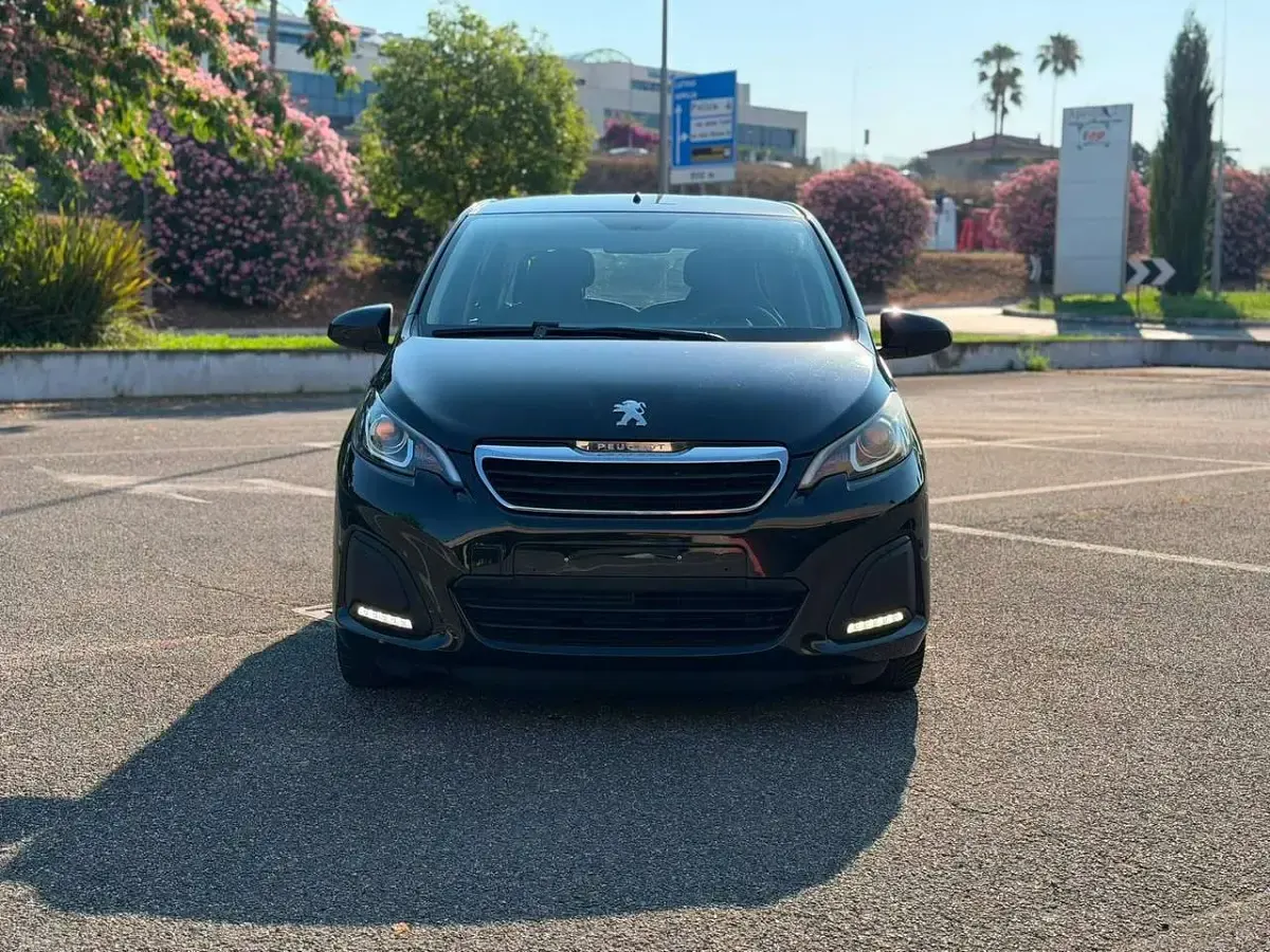 Usata Peugeot 108 Active 69 CV (50 kW) 2015 Nero Cabrio