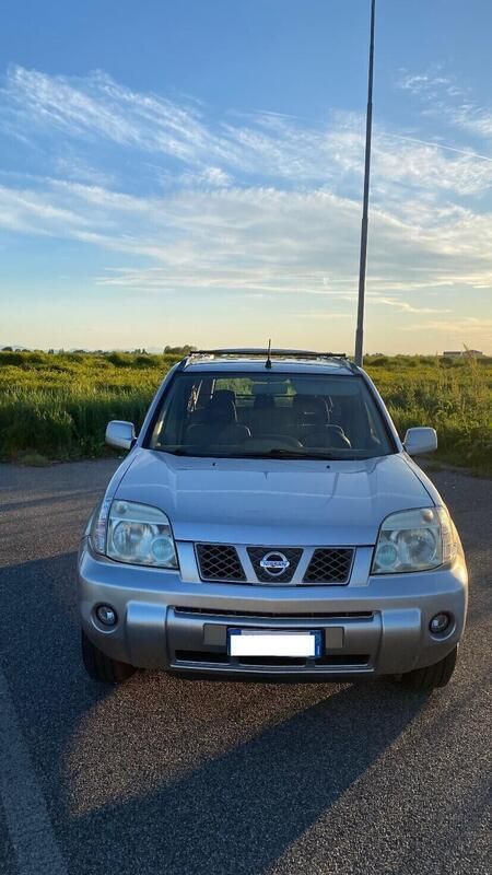 Usata Nissan X-Trail 114 CV (83 kW) 2003 Grigio SUV