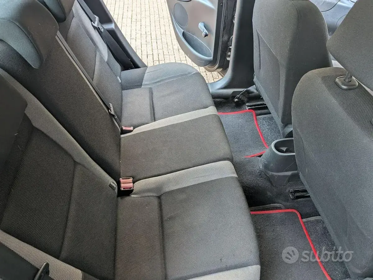 Usata Peugeot 207 88 CV (64 kW) 2007 Nero Berlina
