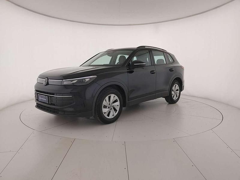 Usata VW Tiguan Life 150 CV (110 kW) 2025 Grenadill black metallizzato SUV