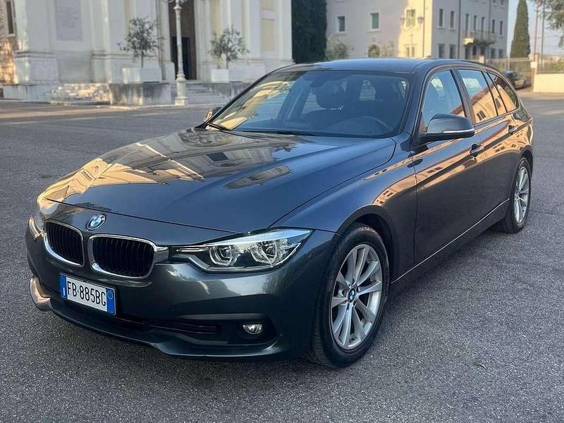 Usata BMW 318 Comfort Edition 150 CV (110 kW) 2015 Grigio Station wagon