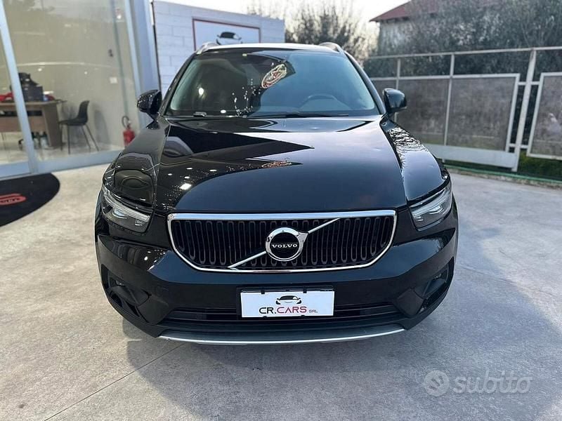 Usata Volvo XC40 Momentum 150 CV (110 kW) 2020 Nero SUV