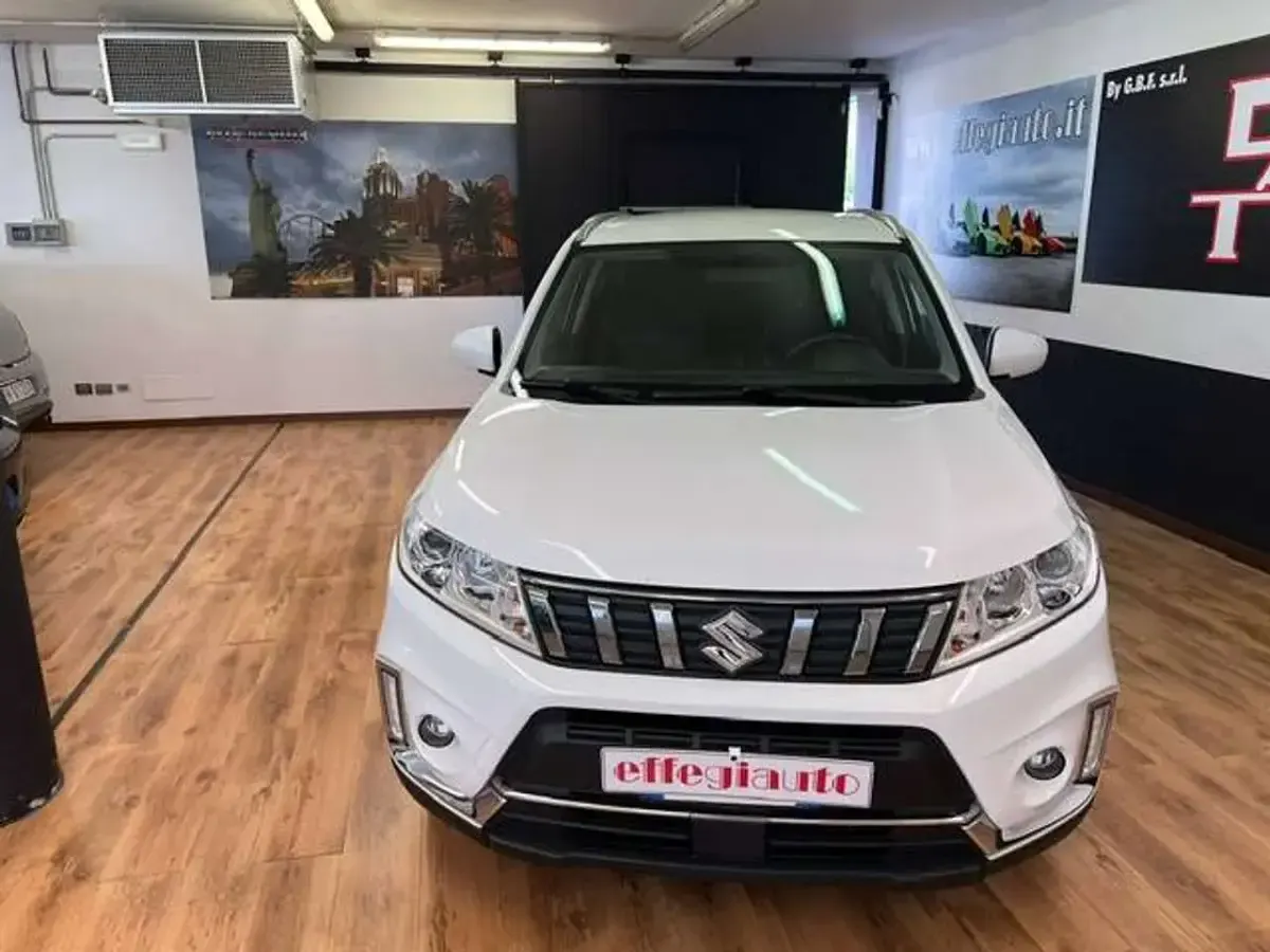 Usata Suzuki Vitara 111 CV (81 kW) 2019 Bianco SUV