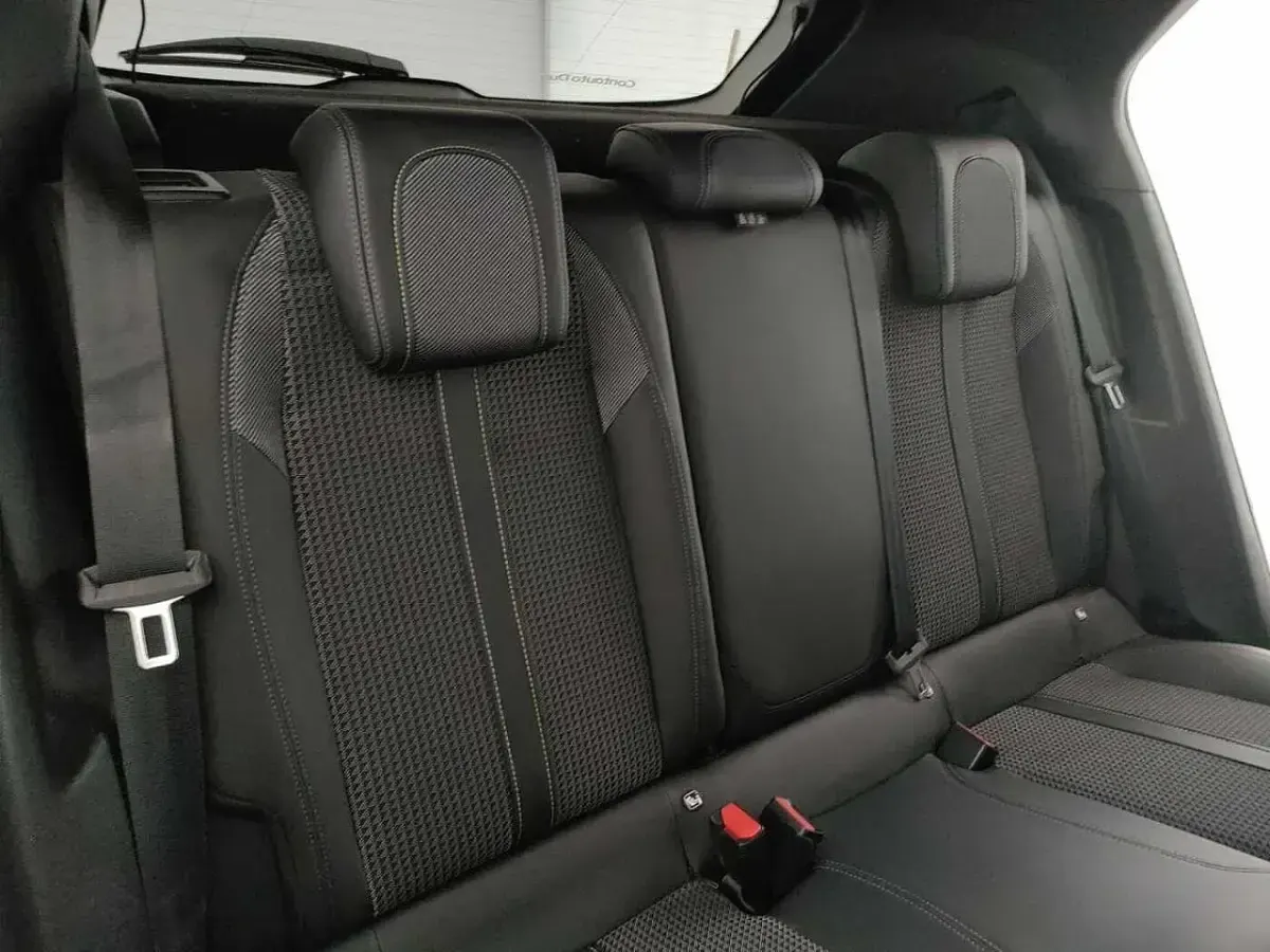Usata Peugeot 2008 GT 130 CV (95 kW) 2023 Grigio SUV